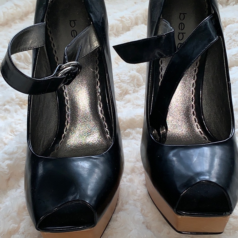 Bebe Sky High Class in Heels